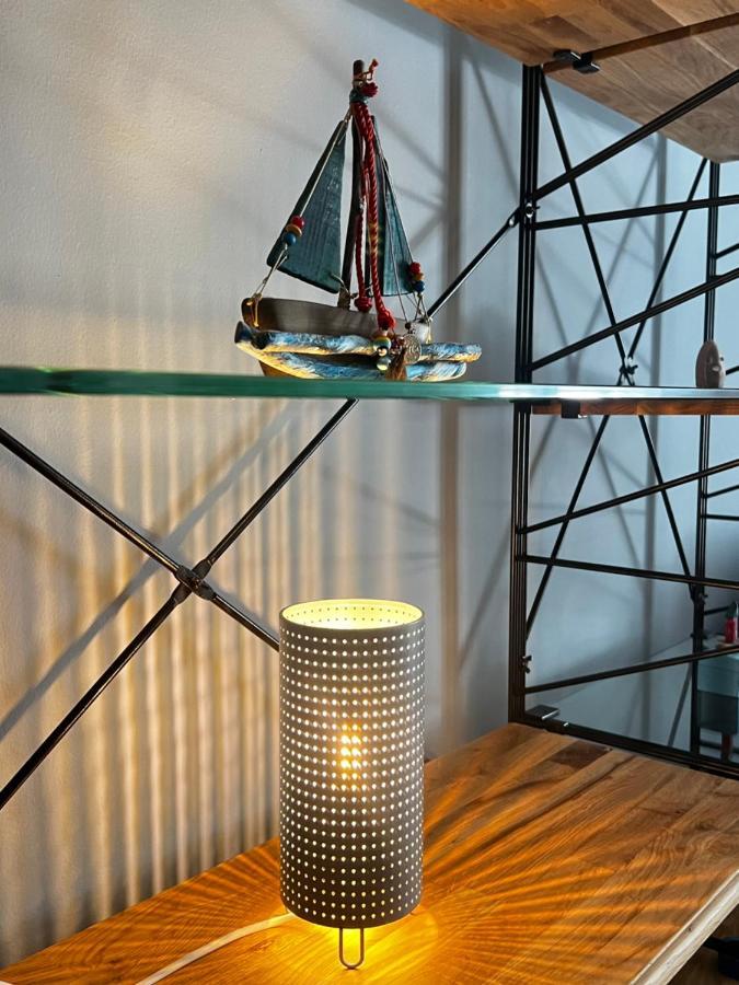 Steel & Oak Vintage Apartments カヴァラ エクステリア 写真