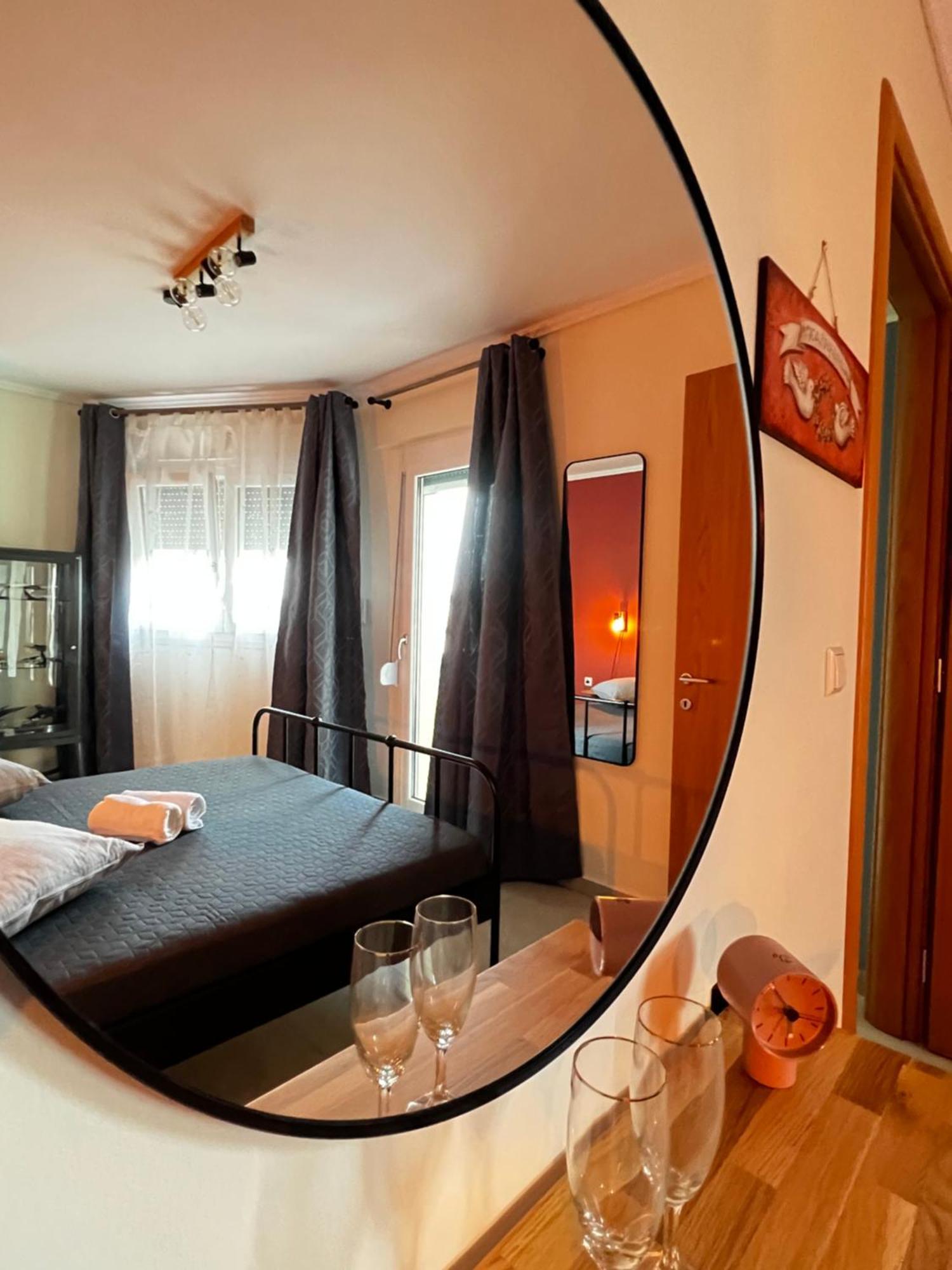 Steel & Oak Vintage Apartments カヴァラ エクステリア 写真