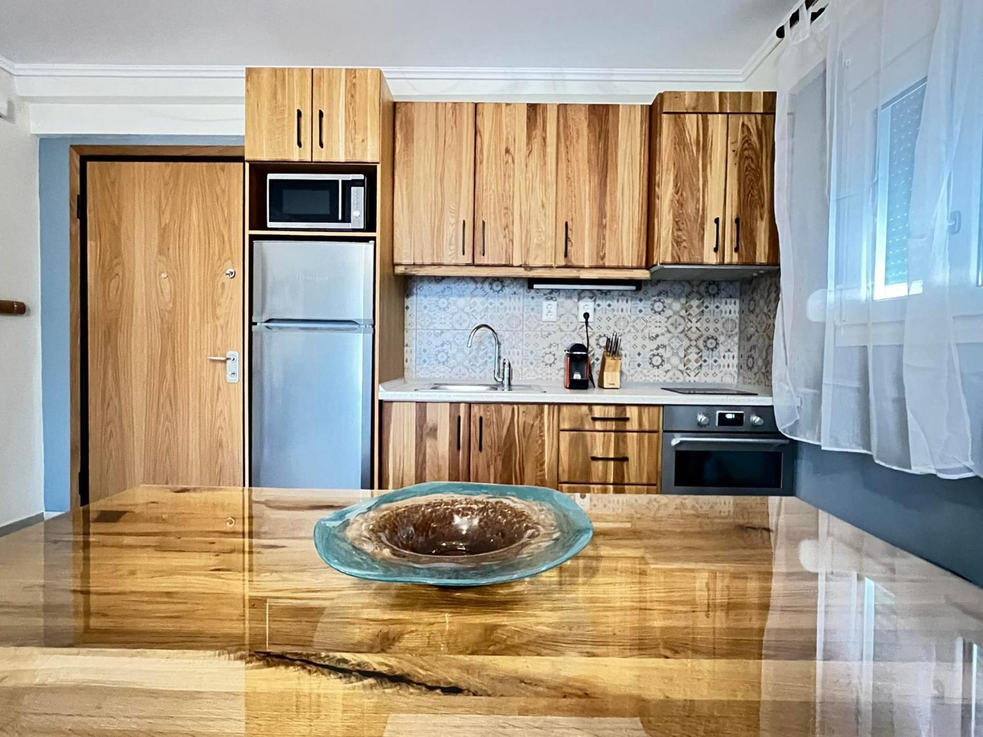Steel & Oak Vintage Apartments カヴァラ エクステリア 写真